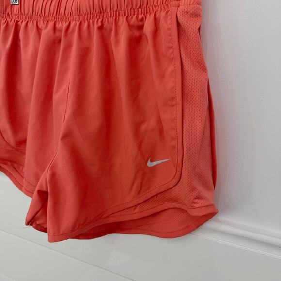 NWT! Women’s Nike Coral Running Dri Fit Athletic Shorts Small S - Picture 2 of 5